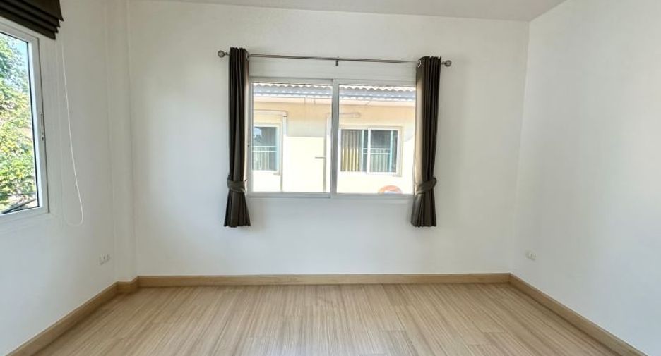 For rent 3 bedrooms house in Si Racha, Chonburi
