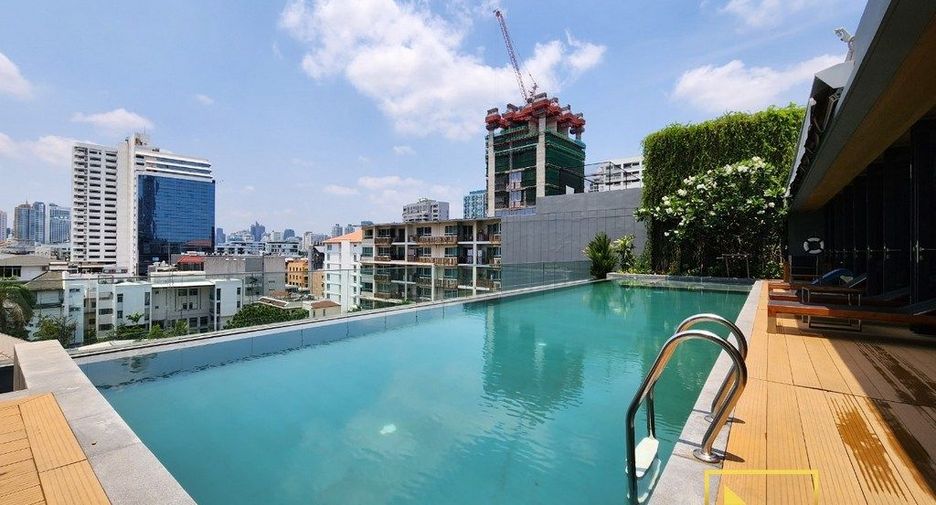 For rent 1 bed serviced apartment in Watthana, Bangkok