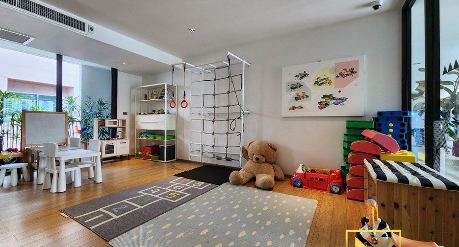 For rent 1 bed serviced apartment in Watthana, Bangkok
