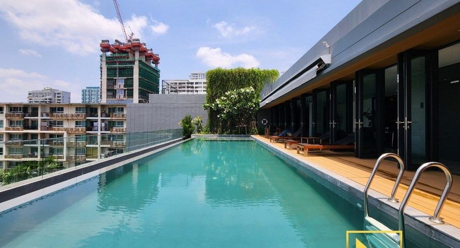 For rent 1 bed serviced apartment in Watthana, Bangkok