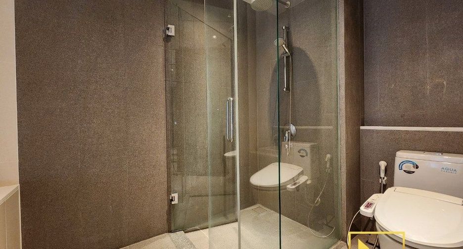 For rent 1 bed serviced apartment in Watthana, Bangkok