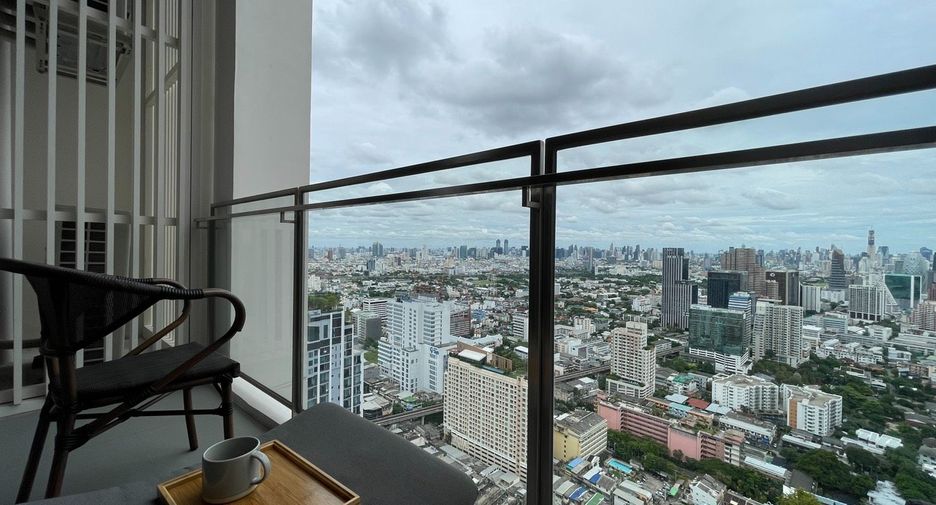 For sale 3 bedrooms condo in Phaya Thai, Bangkok