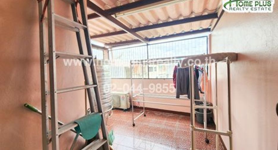 For sale 4 bedrooms retail Space in Yan Nawa, Bangkok