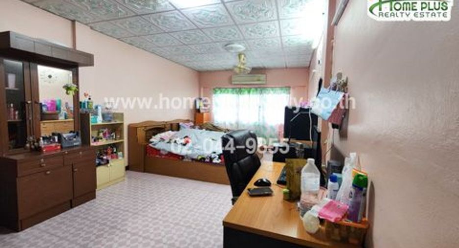 For sale 4 bedrooms retail Space in Yan Nawa, Bangkok