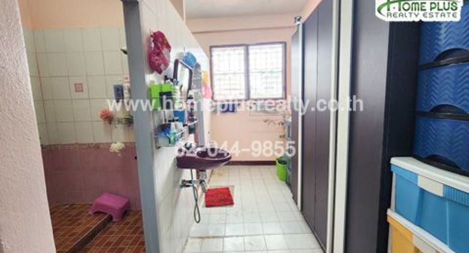 For sale 4 bedrooms retail Space in Yan Nawa, Bangkok