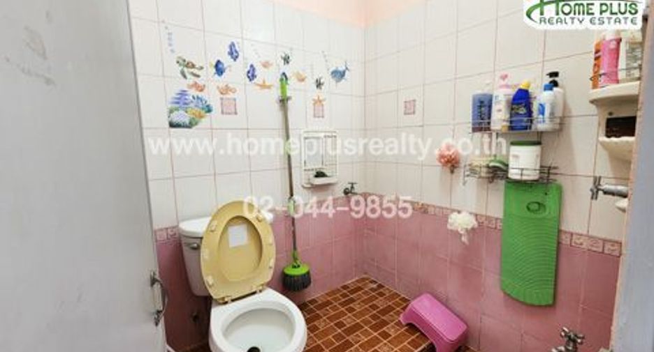 For sale 4 bedrooms retail Space in Yan Nawa, Bangkok