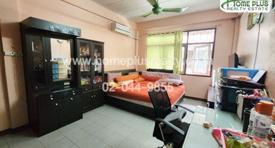 For sale 4 bedrooms retail Space in Yan Nawa, Bangkok
