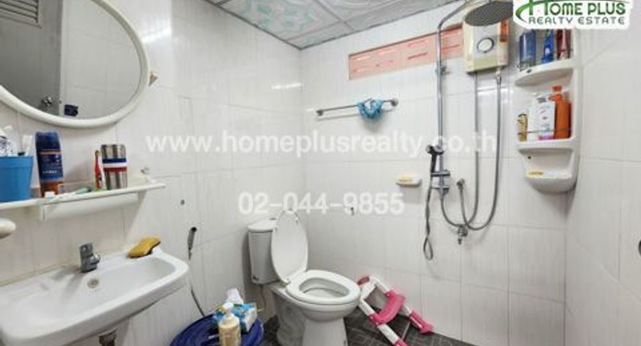 For sale 4 bedrooms retail Space in Yan Nawa, Bangkok