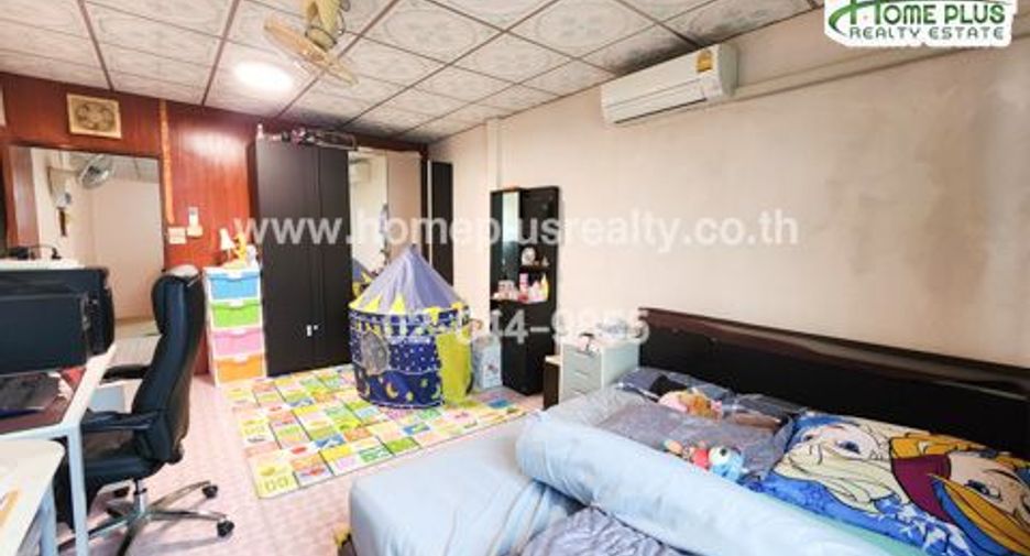For sale 4 bedrooms retail Space in Yan Nawa, Bangkok