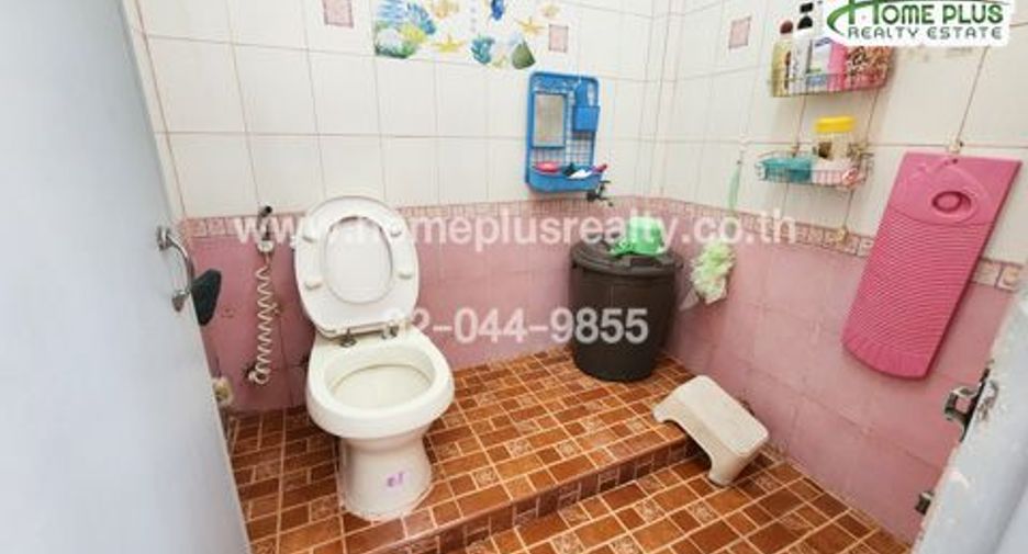 For sale 4 bedrooms retail Space in Yan Nawa, Bangkok