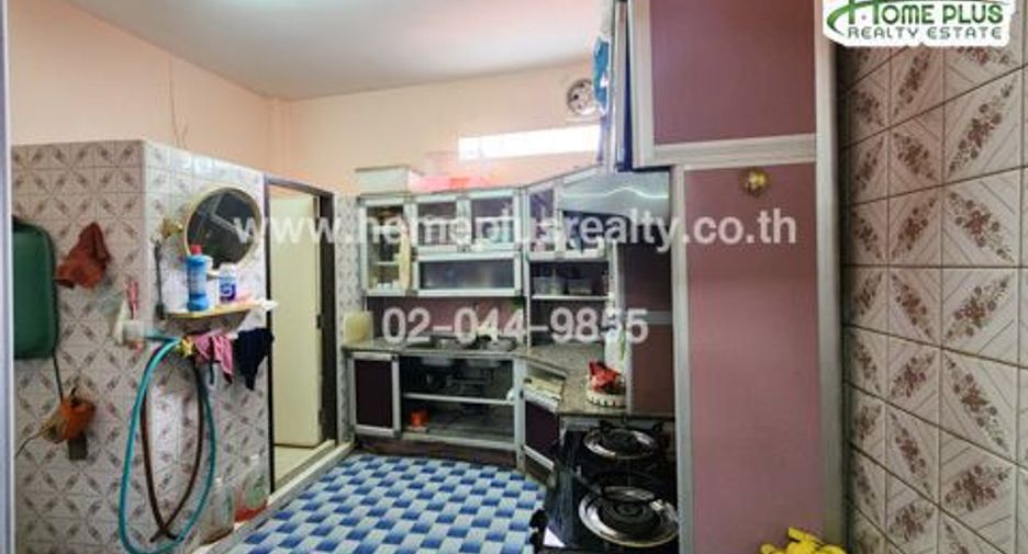 For sale 4 bedrooms retail Space in Yan Nawa, Bangkok