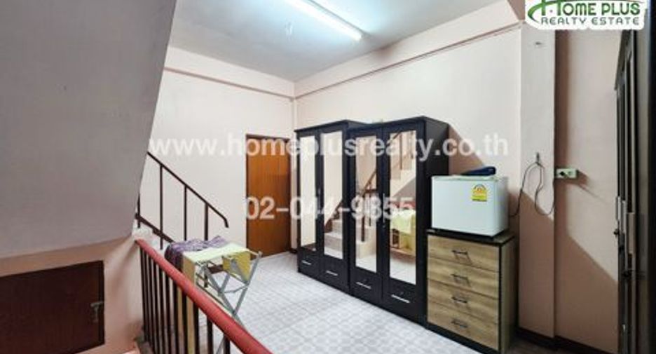For sale 4 bedrooms retail Space in Yan Nawa, Bangkok
