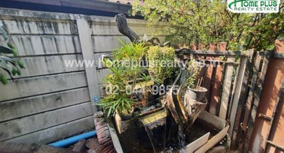 For sale 3 bedrooms townhouse in Don Mueang, Bangkok