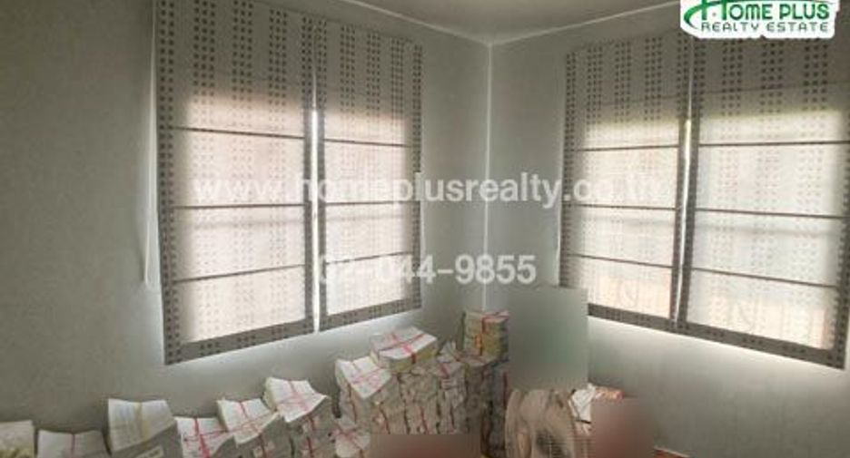 For sale 3 bedrooms townhouse in Don Mueang, Bangkok