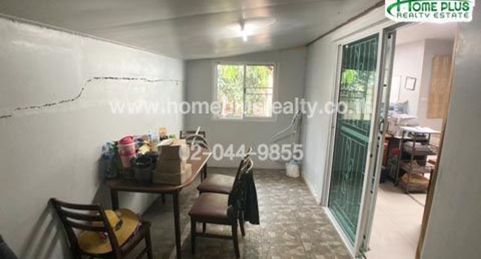 For sale 3 bedrooms townhouse in Don Mueang, Bangkok