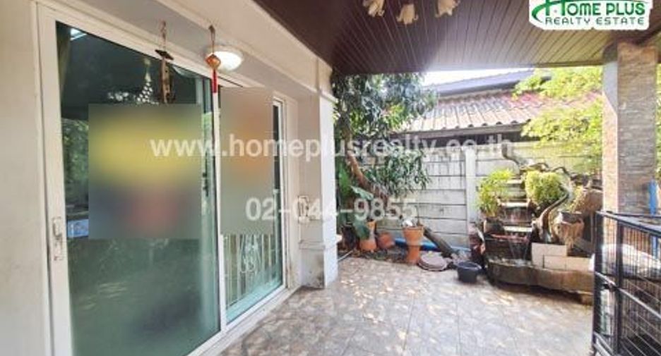 For sale 3 bedrooms townhouse in Don Mueang, Bangkok