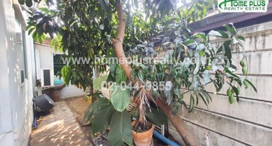 For sale 3 bedrooms townhouse in Don Mueang, Bangkok