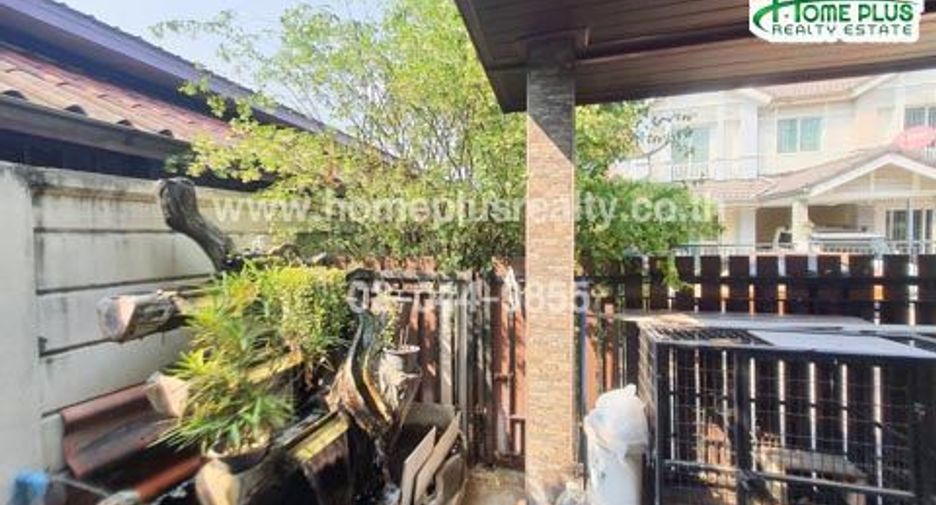 For sale 3 bedrooms townhouse in Don Mueang, Bangkok
