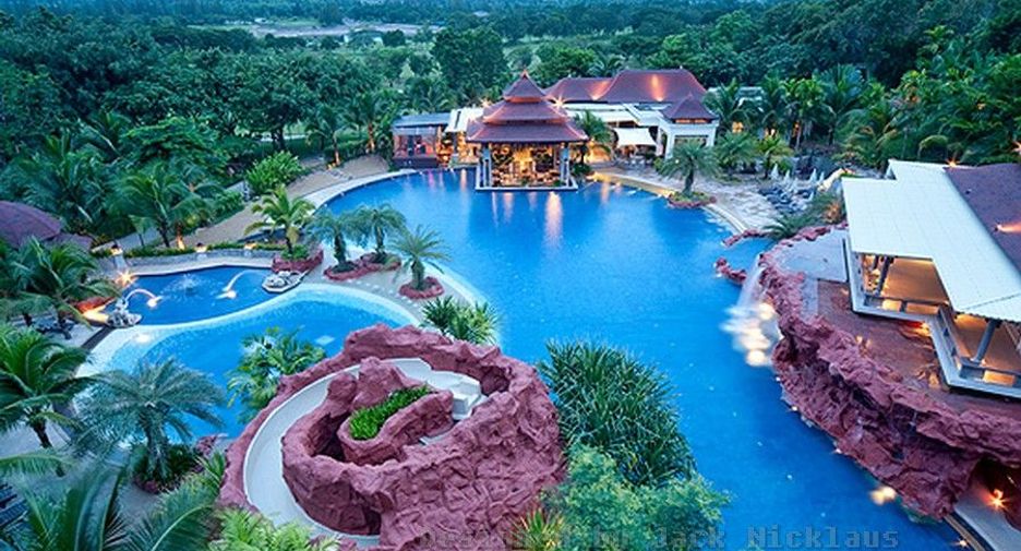 For sale 10 bed hotel in Cha Am, Phetchaburi