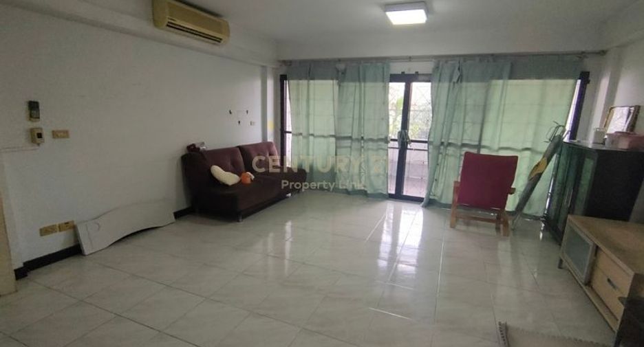 For rent and for sale 5 bedrooms townhouse in Chatuchak, Bangkok