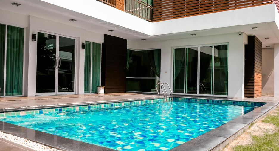 Haus zur Miete und zum Kauf mit 6 Zimmer in Min Buri, Bangkok