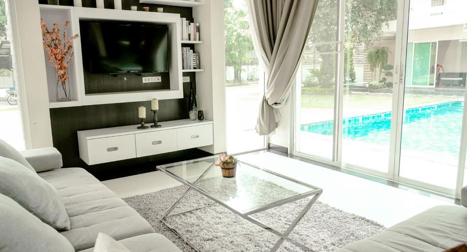Haus zur Miete und zum Kauf mit 6 Zimmer in Min Buri, Bangkok