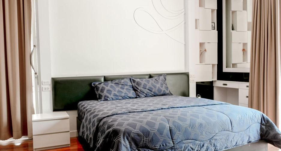 Haus zur Miete und zum Kauf mit 6 Zimmer in Min Buri, Bangkok