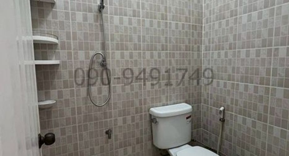 For rent 2 bedrooms retail Space in Khlong Toei, Bangkok