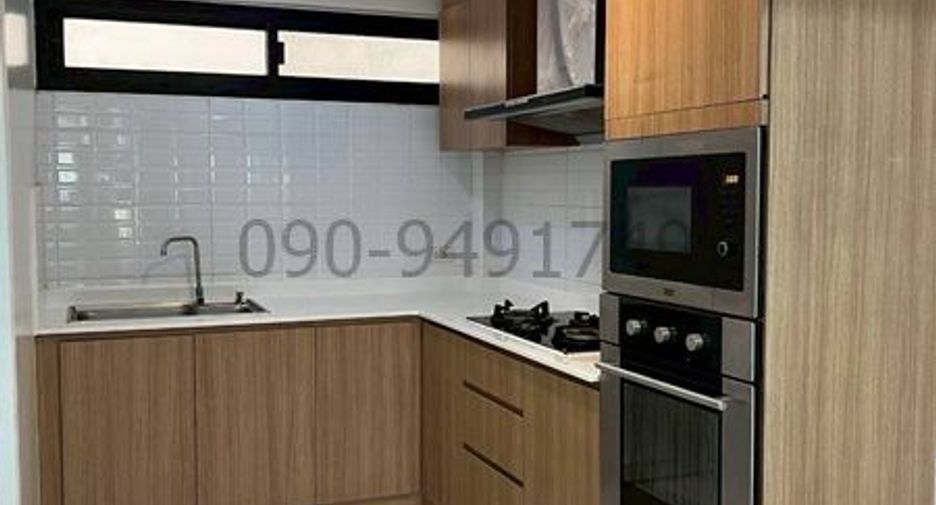 For rent 2 bedrooms retail Space in Khlong Toei, Bangkok