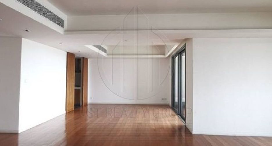 Wohnung zur Miete mit 3 Zimmer in Yan Nawa, Bangkok