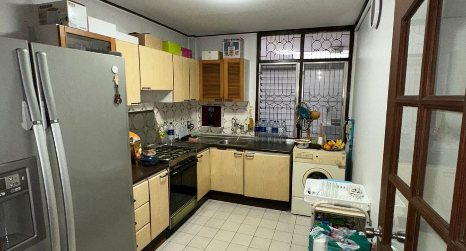 For sale 3 bedrooms house in Suan Luang, Bangkok