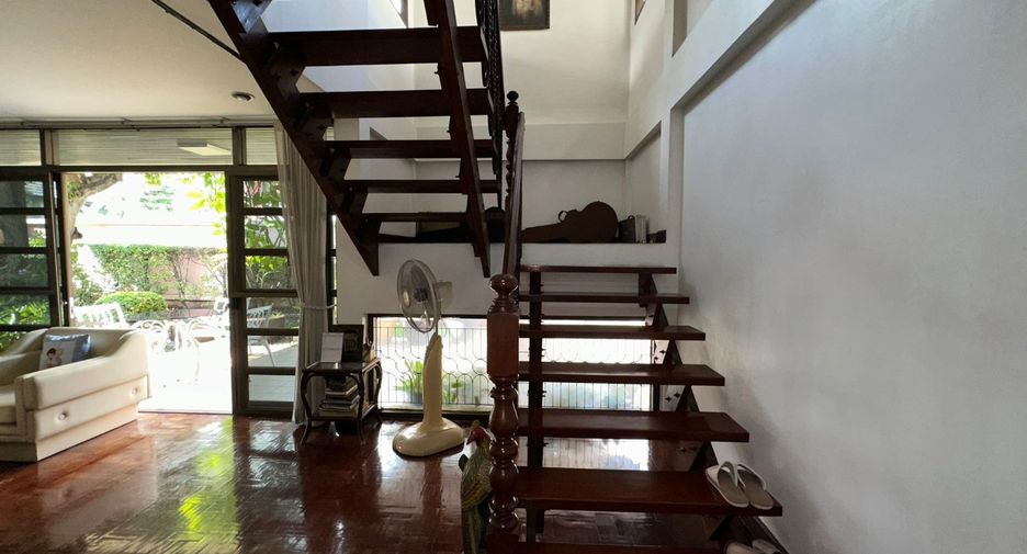 For sale 3 bedrooms house in Suan Luang, Bangkok