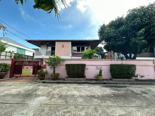 For sale 3 bedrooms house in Suan Luang, Bangkok