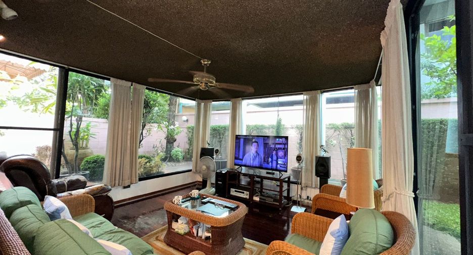 For sale 3 bedrooms house in Suan Luang, Bangkok