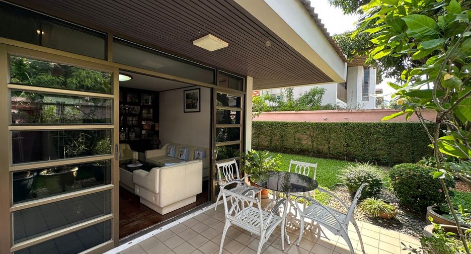 For sale 3 bedrooms house in Suan Luang, Bangkok