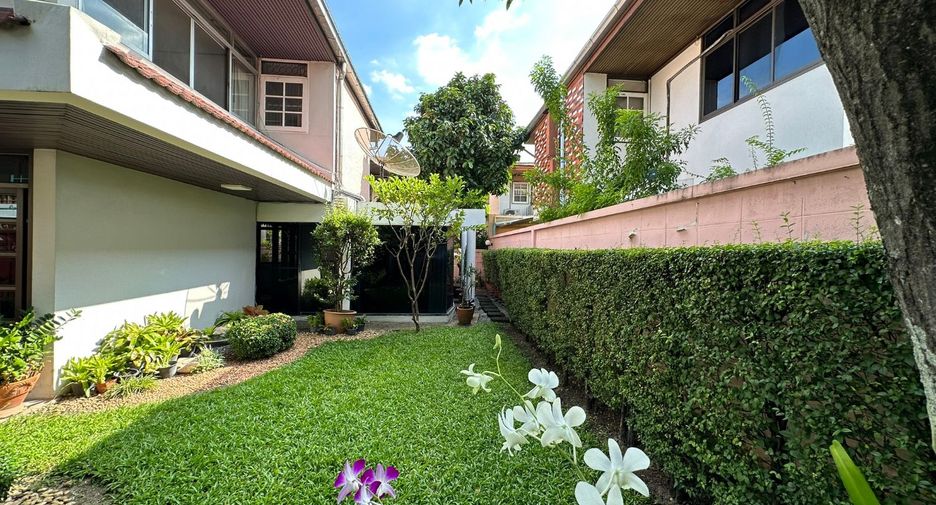 For sale 3 bedrooms house in Suan Luang, Bangkok