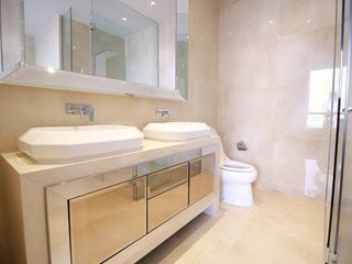 For rent 3 ベッドルーム condo in Khlong Toei, Bangkok