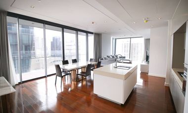 For rent 3 bedrooms condo in Khlong Toei, Bangkok