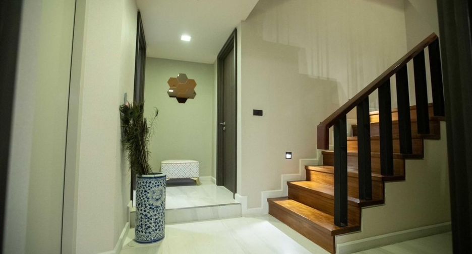 Casa en venta de 4 habitaciones en Watthana, Bangkok