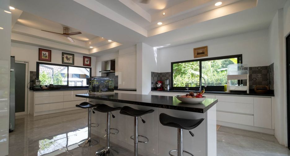 For sale 5 bedrooms house in Doi Saket, Chiang Mai
