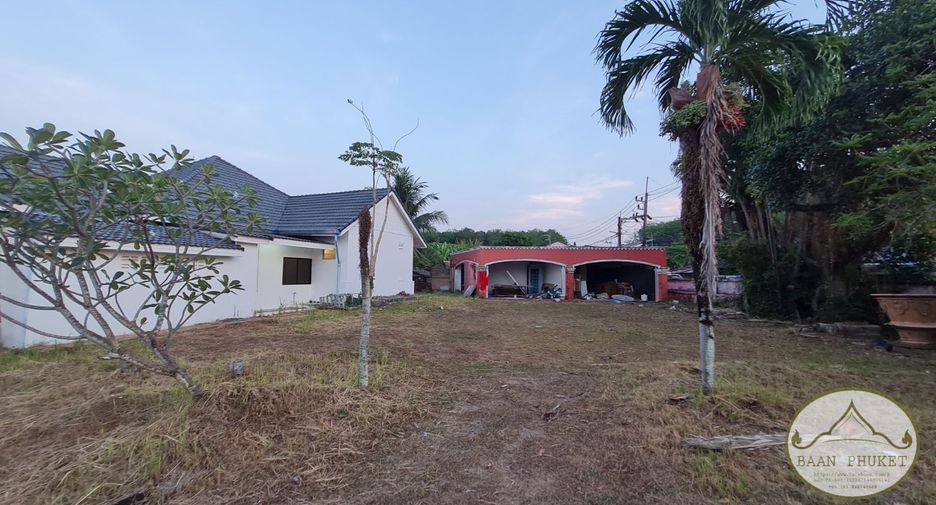 For rent 3 bedrooms villa in Mueang Phuket, Phuket
