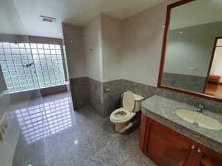 For rent 3 bed serviced apartment in Khlong Toei, Bangkok