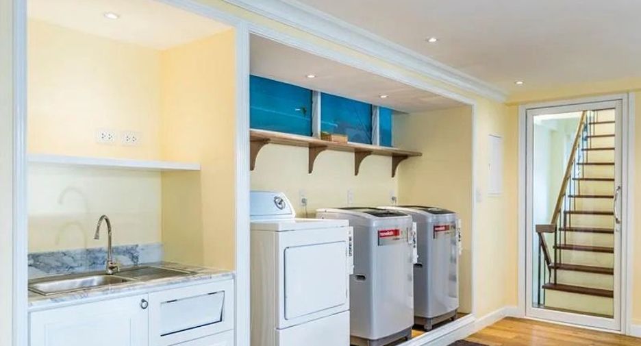 For rent 20 bed hotel in Thawi Watthana, Bangkok