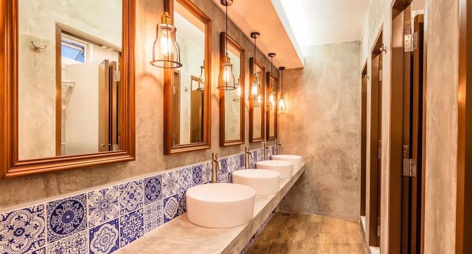 For rent 20 bed hotel in Thawi Watthana, Bangkok