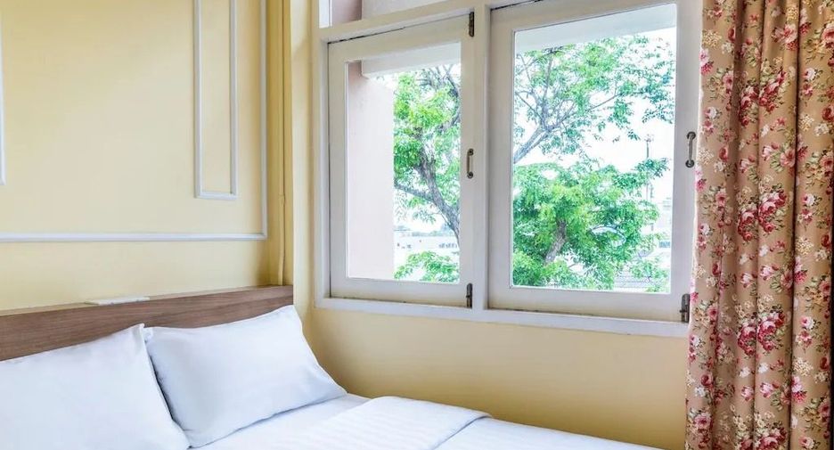 For rent 20 bed hotel in Thawi Watthana, Bangkok