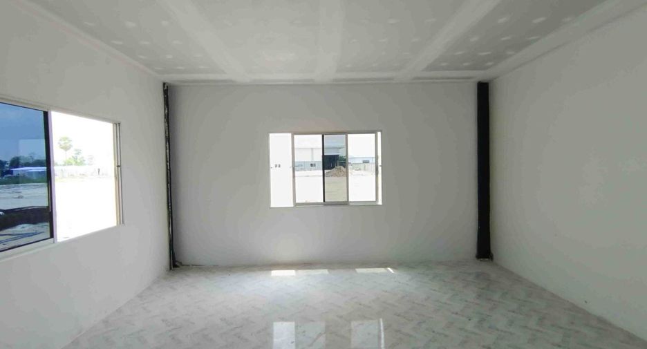 For sale warehouse in Ban Bueng, Chonburi