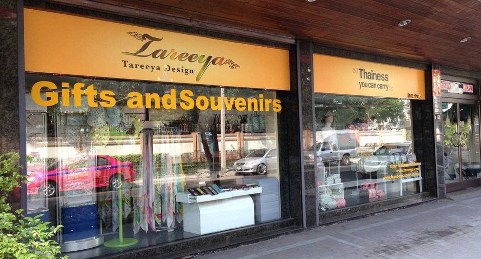 For sale 6 bedrooms retail Space in Khlong San, Bangkok