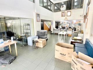 For sale 6 bedrooms retail Space in Khlong San, Bangkok