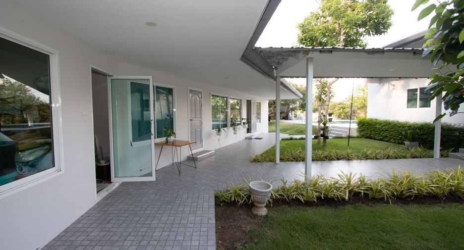 For sale 5 bedrooms villa in San Sai, Chiang Mai