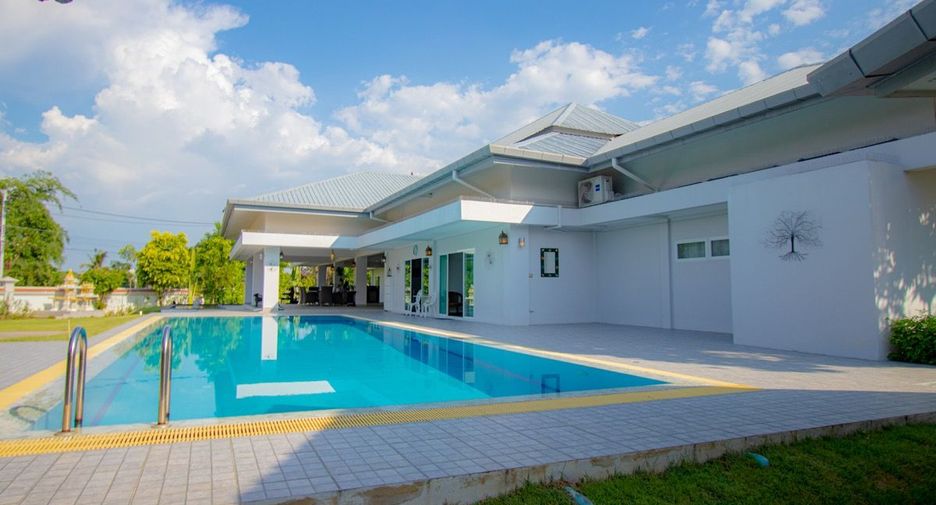 For sale 5 bedrooms villa in San Sai, Chiang Mai